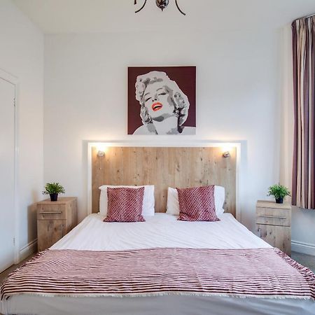 Oyo Tamtam Acton Hotel London Eksteriør bilde