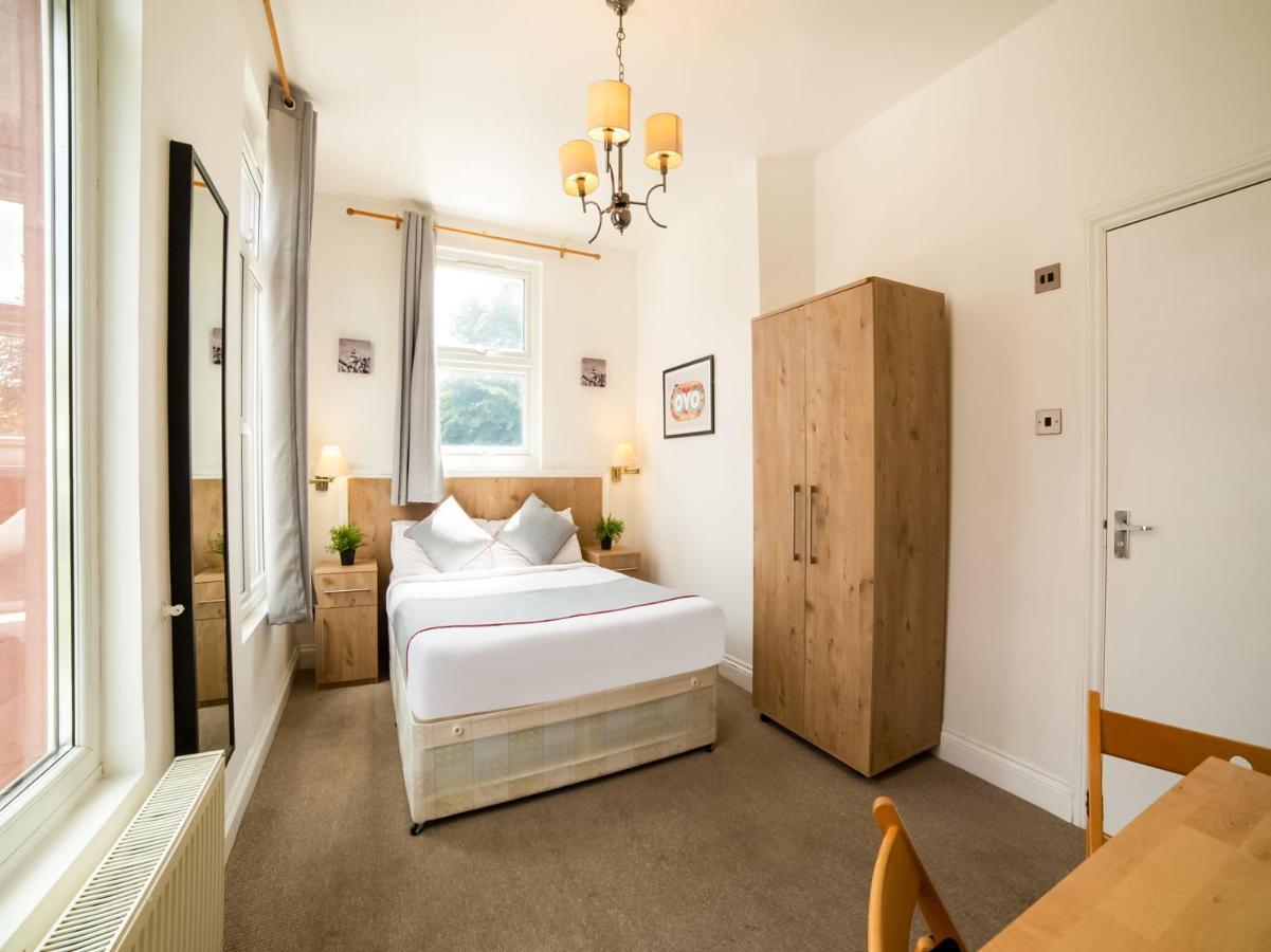 Oyo Tamtam Acton Hotel London Eksteriør bilde