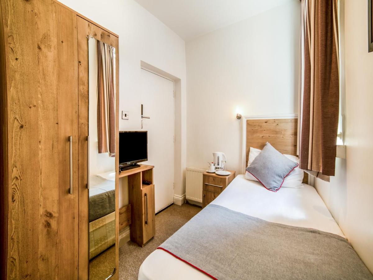 Oyo Tamtam Acton Hotel London Eksteriør bilde
