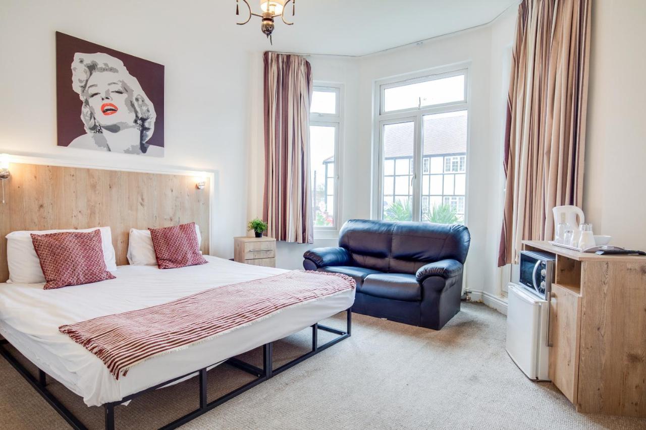 Oyo Tamtam Acton Hotel London Eksteriør bilde