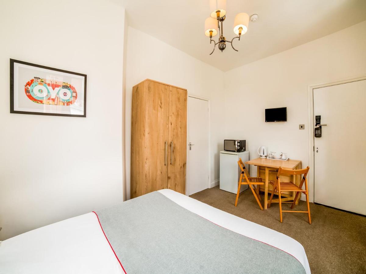 Oyo Tamtam Acton Hotel London Eksteriør bilde