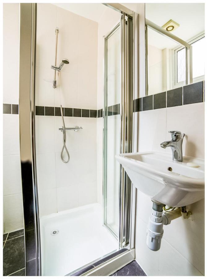 Oyo Tamtam Acton Hotel London Eksteriør bilde