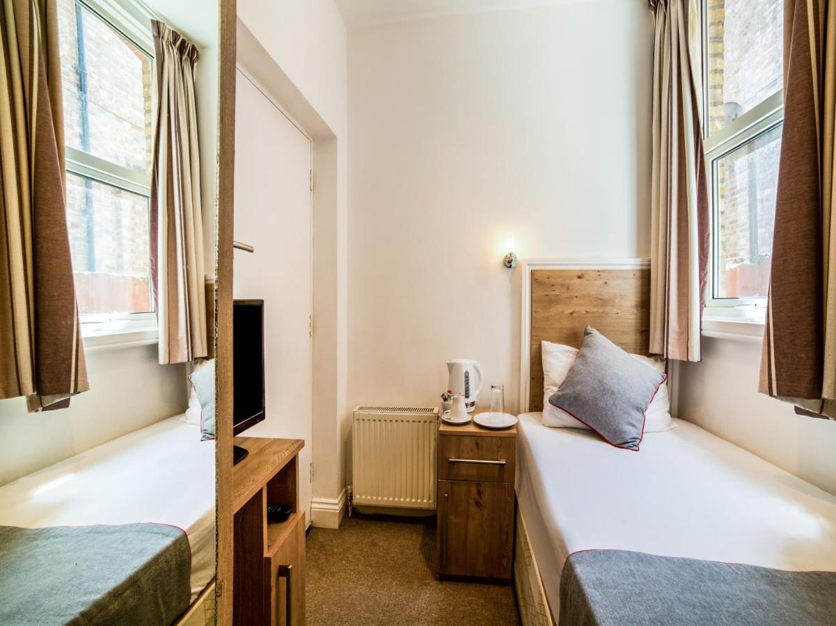 Oyo Tamtam Acton Hotel London Eksteriør bilde