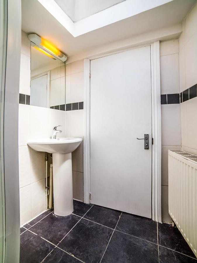 Oyo Tamtam Acton Hotel London Eksteriør bilde