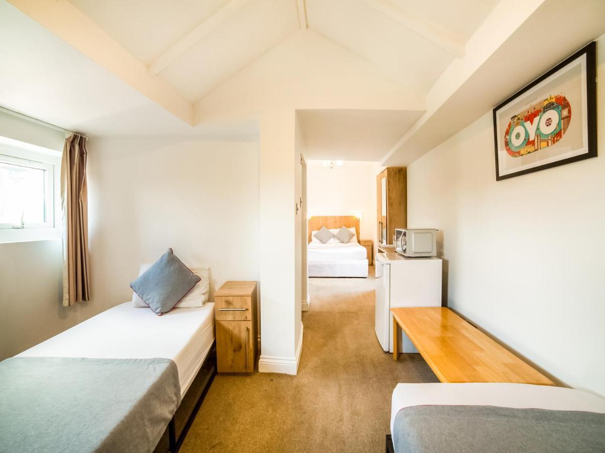 Oyo Tamtam Acton Hotel London Eksteriør bilde