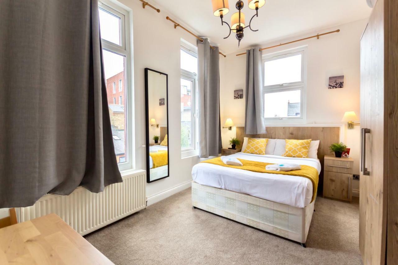 Oyo Tamtam Acton Hotel London Eksteriør bilde