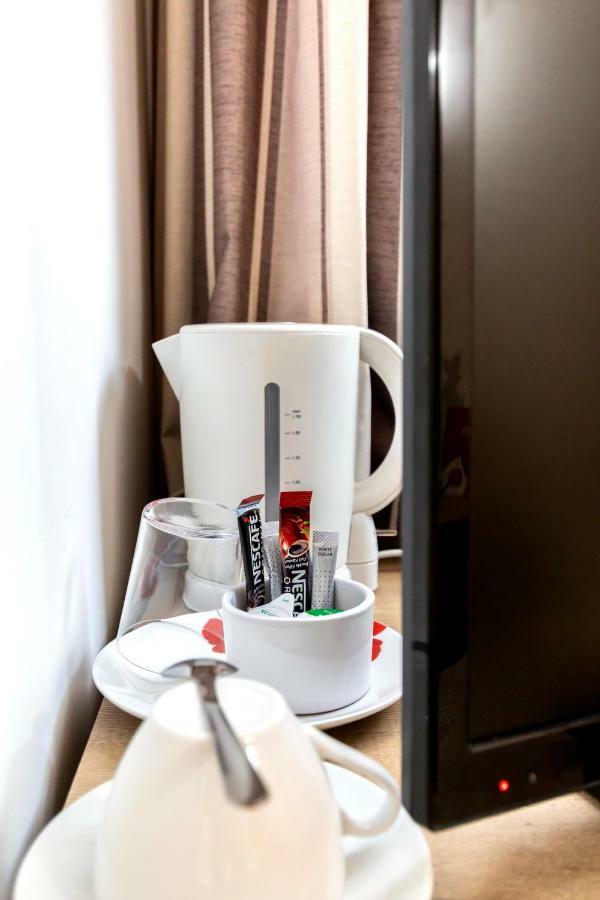 Oyo Tamtam Acton Hotel London Eksteriør bilde