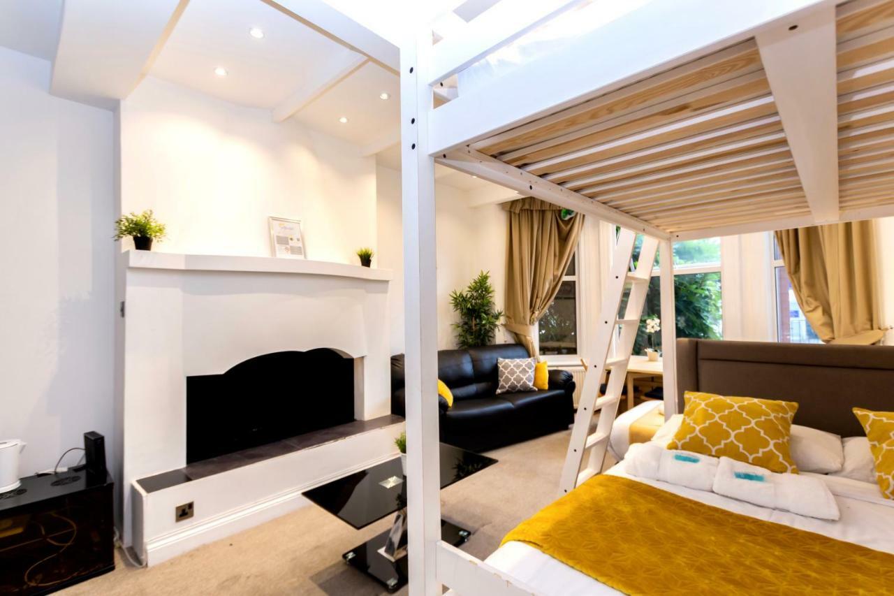 Oyo Tamtam Acton Hotel London Eksteriør bilde