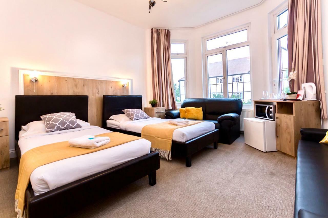 Oyo Tamtam Acton Hotel London Eksteriør bilde