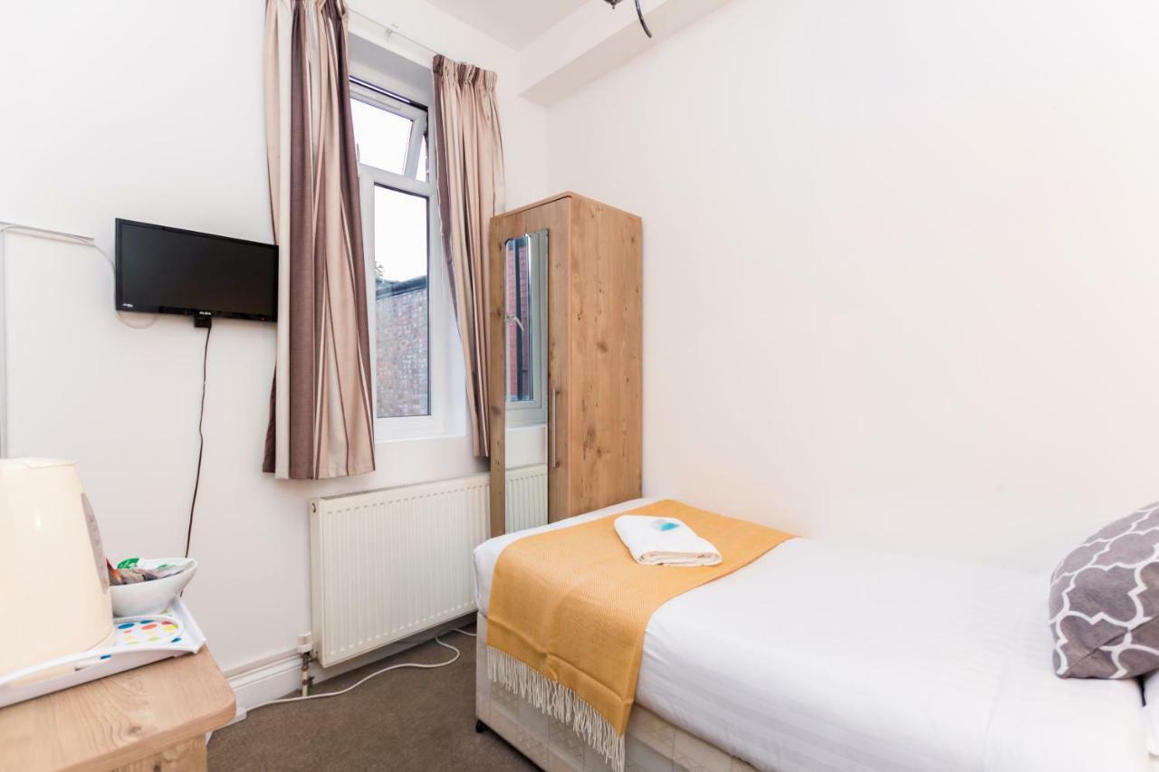 Oyo Tamtam Acton Hotel London Eksteriør bilde