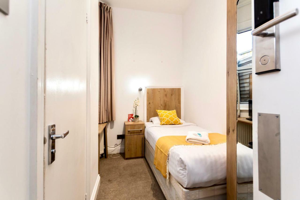 Oyo Tamtam Acton Hotel London Eksteriør bilde