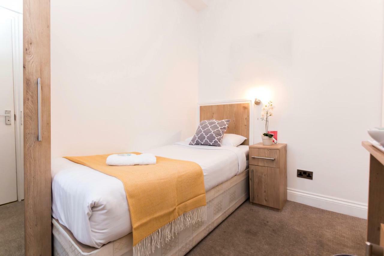 Oyo Tamtam Acton Hotel London Eksteriør bilde