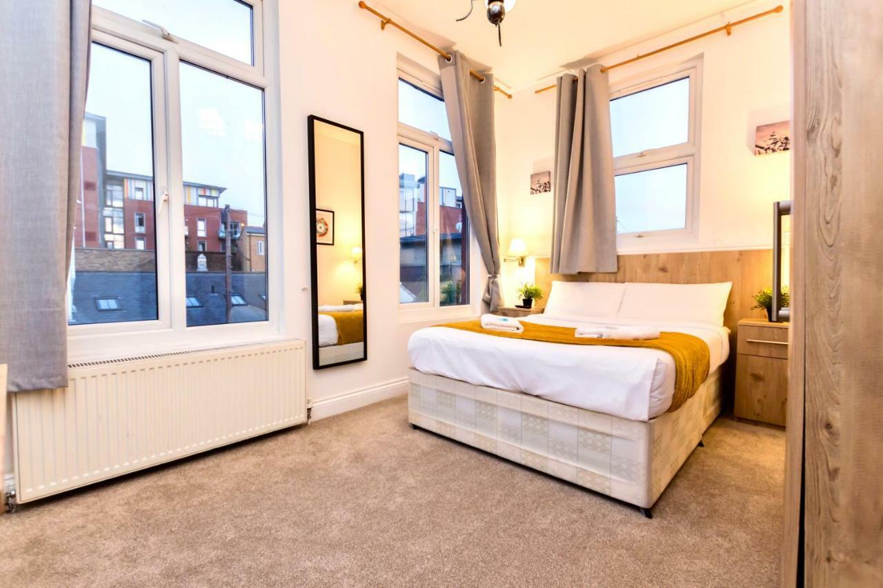 Oyo Tamtam Acton Hotel London Eksteriør bilde