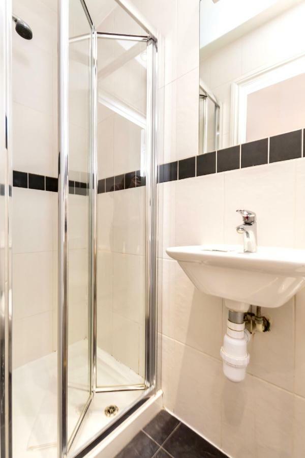 Oyo Tamtam Acton Hotel London Eksteriør bilde