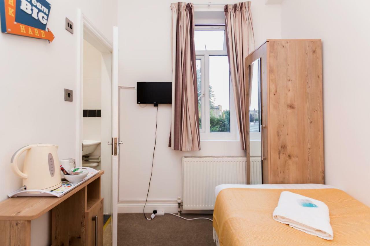 Oyo Tamtam Acton Hotel London Eksteriør bilde