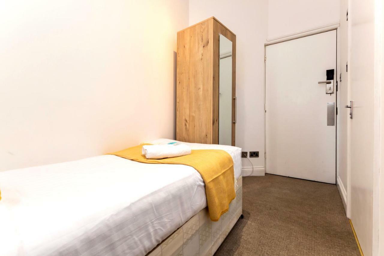 Oyo Tamtam Acton Hotel London Eksteriør bilde