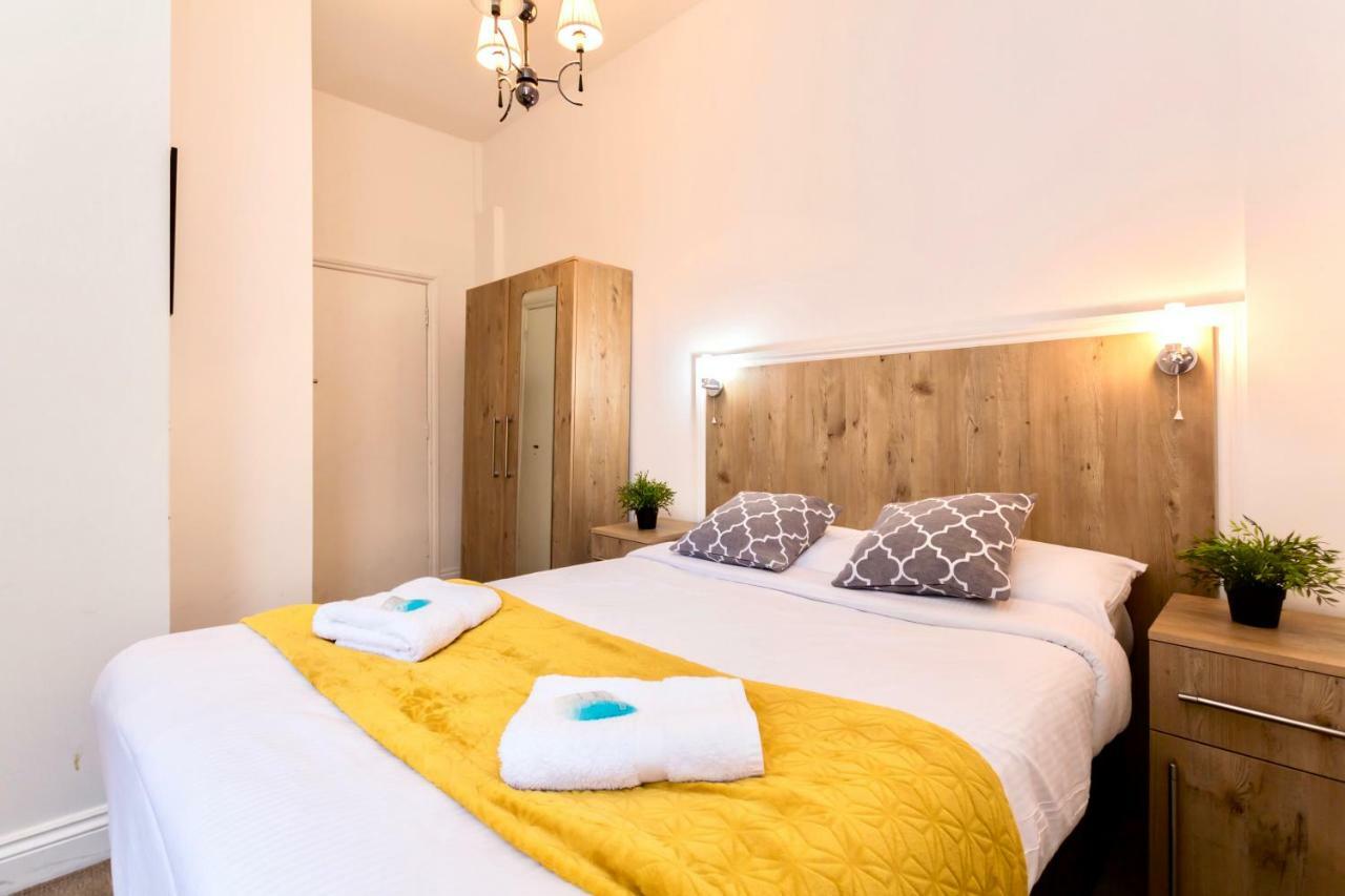 Oyo Tamtam Acton Hotel London Eksteriør bilde