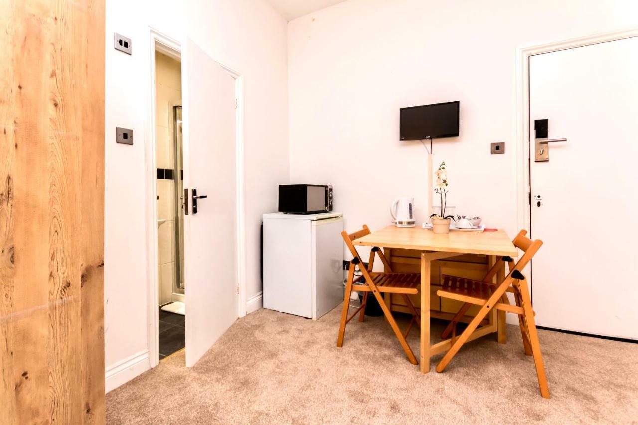 Oyo Tamtam Acton Hotel London Eksteriør bilde